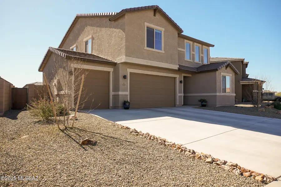 10587 W Chadwick Drive, Marana, AZ 85653 - Image #2