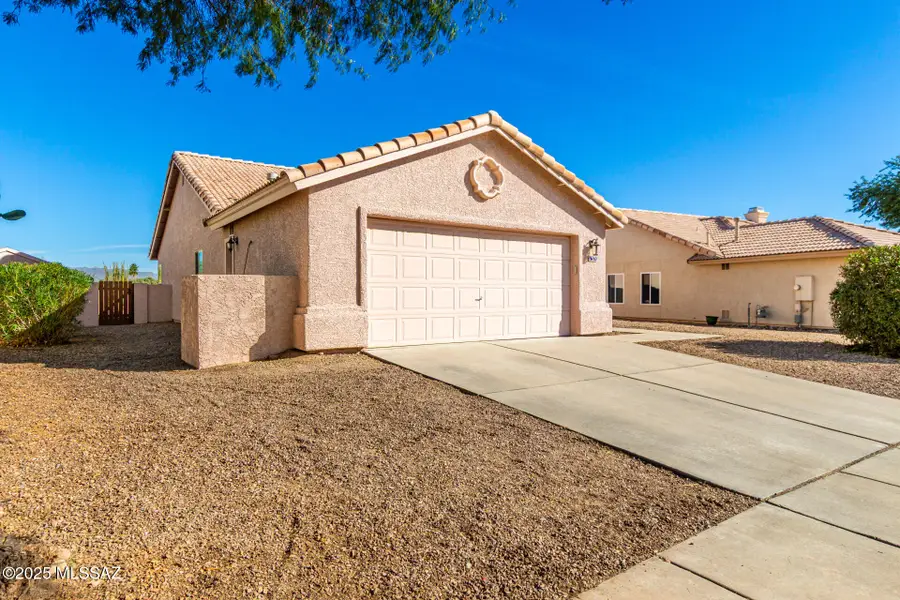 7570 W Running Bear Drive, Tucson, AZ 85743 - Image #2