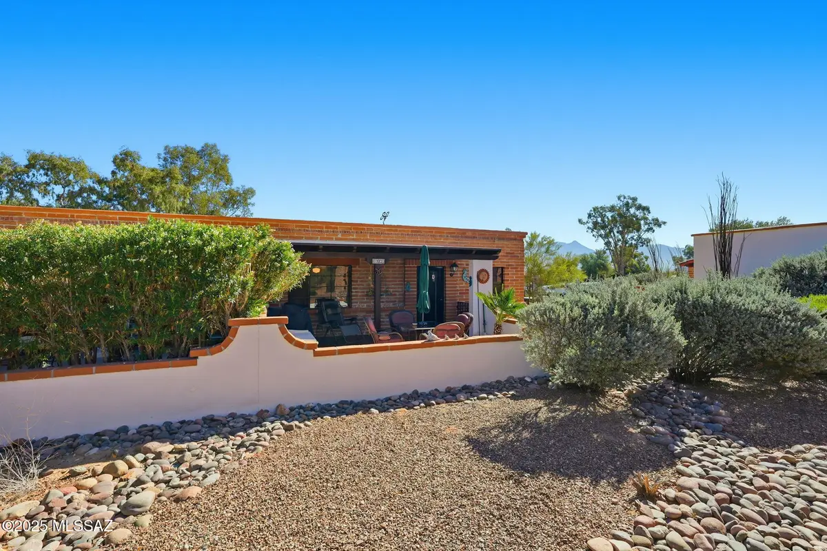 361 S Paseo Pena #D, Green Valley, AZ 85614 - Image #1