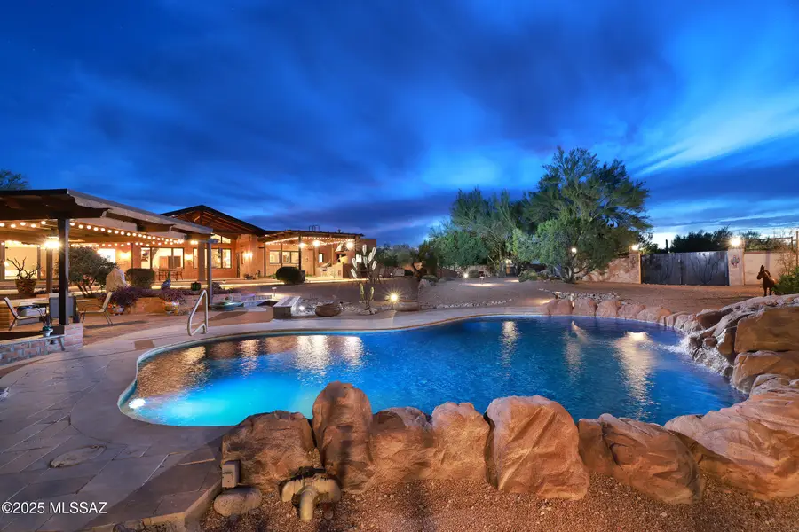 925 N Rancho Del Jefe Loop, Tucson, AZ 85748 - Image #3