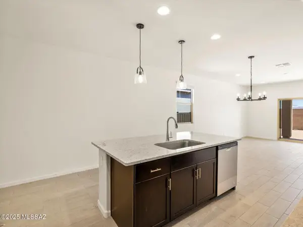 6933 W Sweetshade Lane, Tucson, AZ 85757