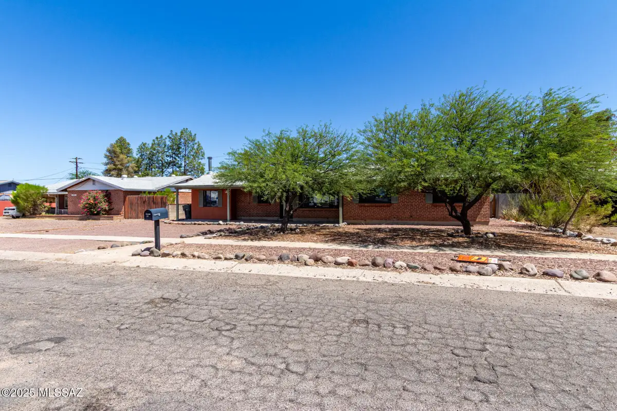 4801 E Helen Street, Tucson, AZ 85712 - Image #1