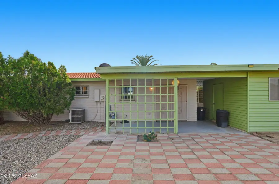 1041 S Abrego Drive, Green Valley, AZ 85614 - Image #3