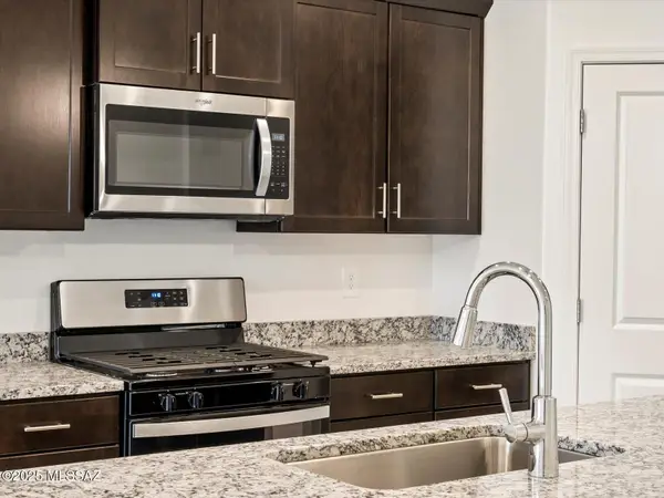 757 W Calle Cubeta, Sahuarita, AZ 85629