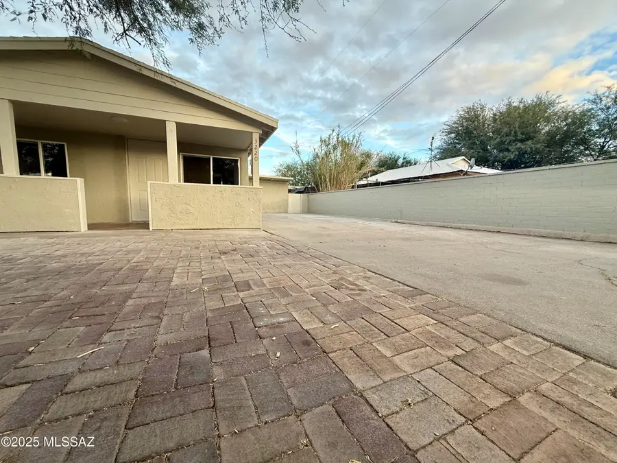 3220 N Romero Road, Tucson, AZ 85705 - Image #2