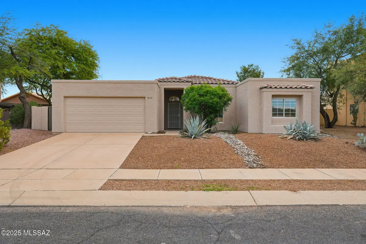 9042 N Sanguine Drive, Tucson, AZ 85743 - Image #1