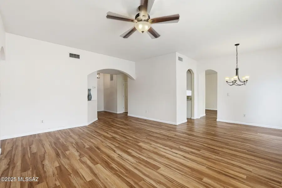 9042 N Sanguine Drive, Tucson, AZ 85743 - Image #3