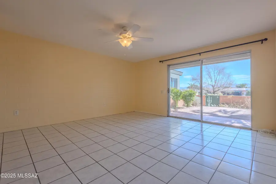 390 N Calle De Las Profetas, Green Valley, AZ 85614 - Image #2