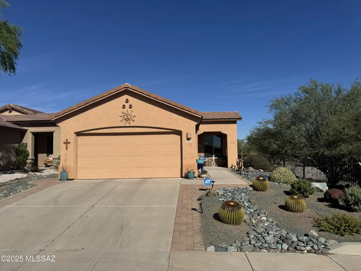 466 W Chardin Drive, Green Valley, AZ 85614 - Image #1