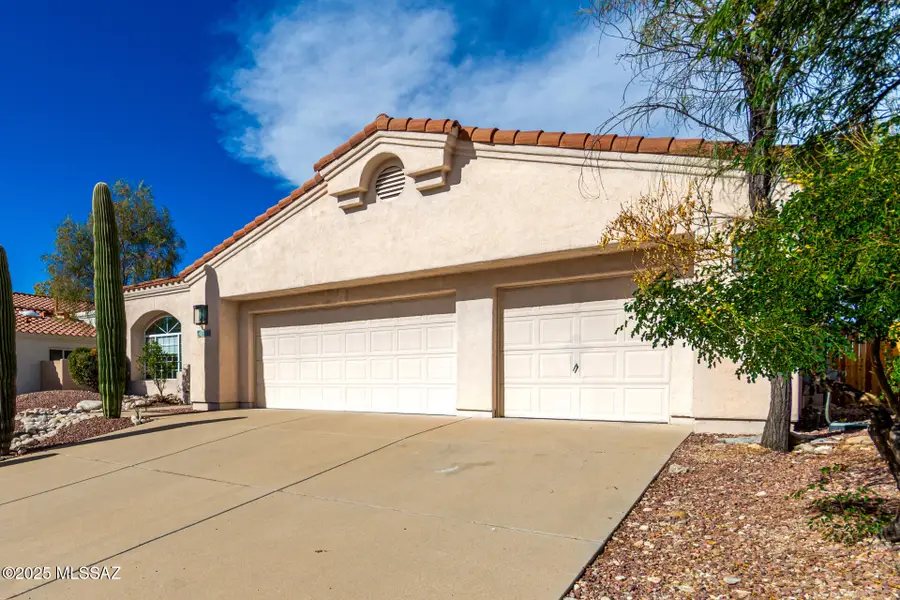 6697 N Shadow Run Drive, Tucson, AZ 85704 - Image #2