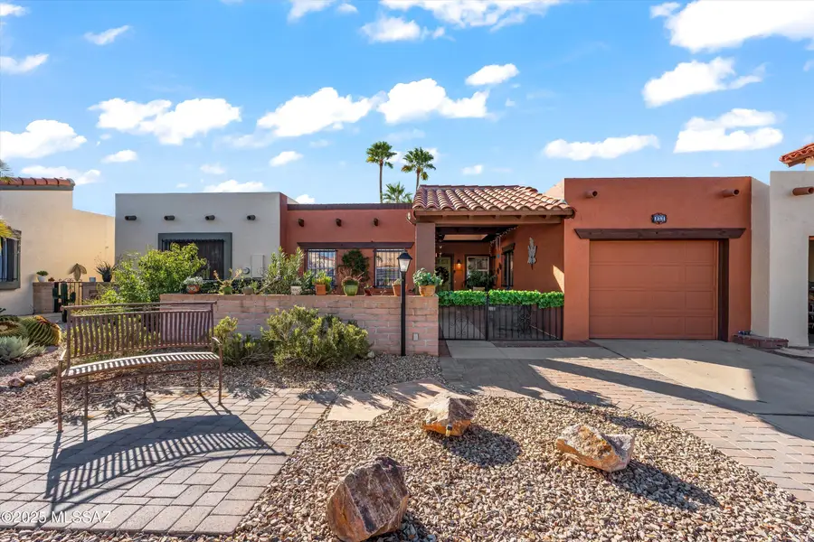 1381 W Calle Mendoza, Green Valley, AZ 85622 - Image #2
