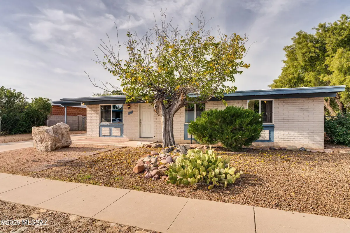 1440 S Perlman Avenue, Tucson, AZ 85710 - Image #1