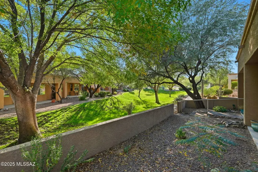 513 W Knotwood Street, Green Valley, AZ 85614 - Image #2
