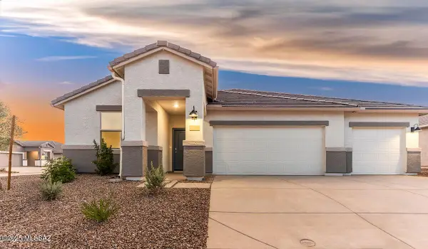 8674 W Soaptree Yucca Place, Marana, AZ 85653