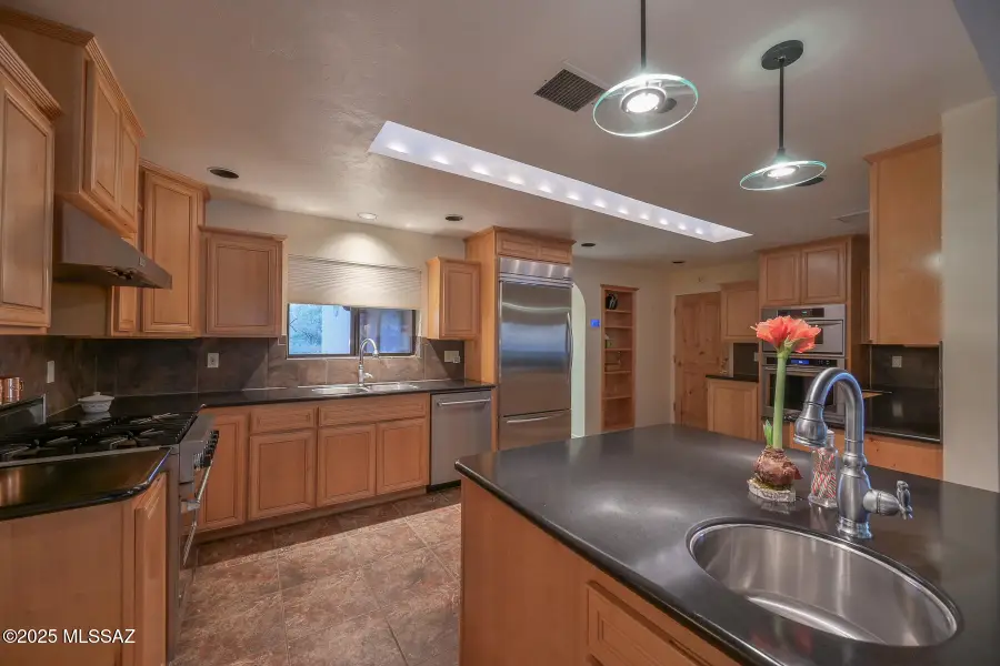 10475 E Speedway Boulevard, Tucson, AZ 85748 - Image #3