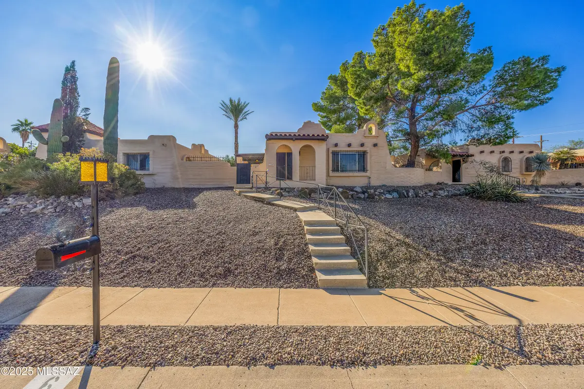 810 N Camino Santiago, Tucson, AZ 85745 - Image #1