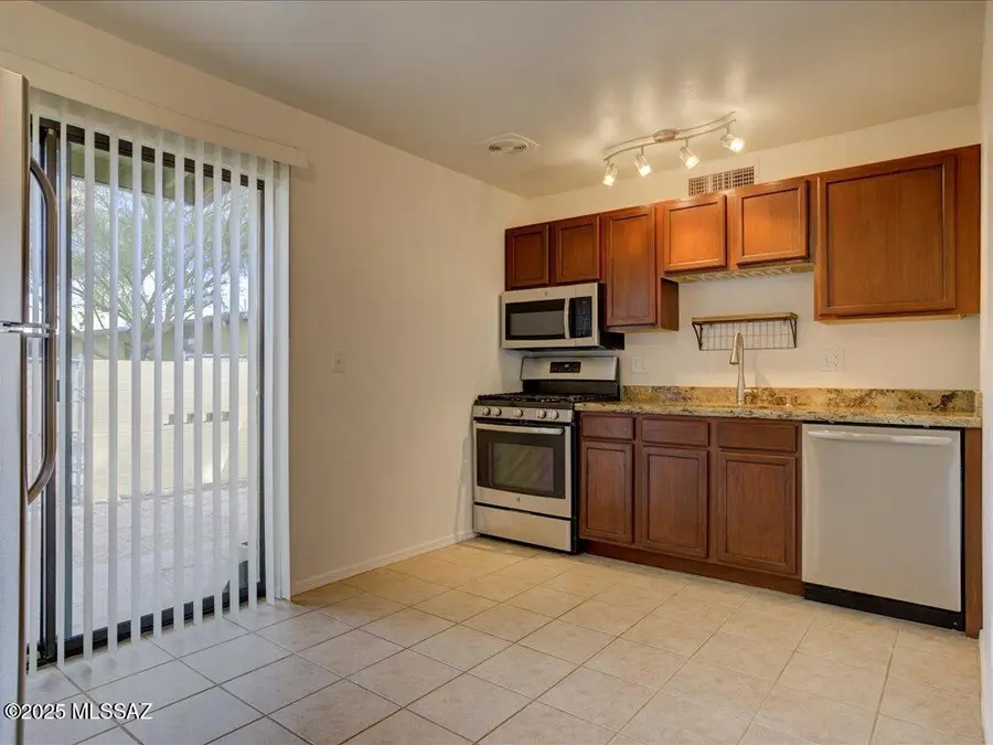 350 N Silverbell, Tucson, AZ 85745 - Image #2