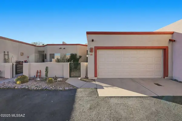 575 W Via Rosaldo, Green Valley, AZ 85614