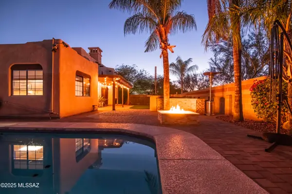 12831 N Meadview Way, Oro Valley, AZ 85755