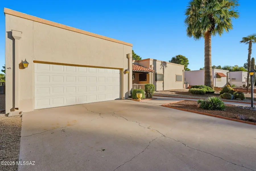 1222 N Paseo Del Cervato, Green Valley, AZ 85614 - Image #2