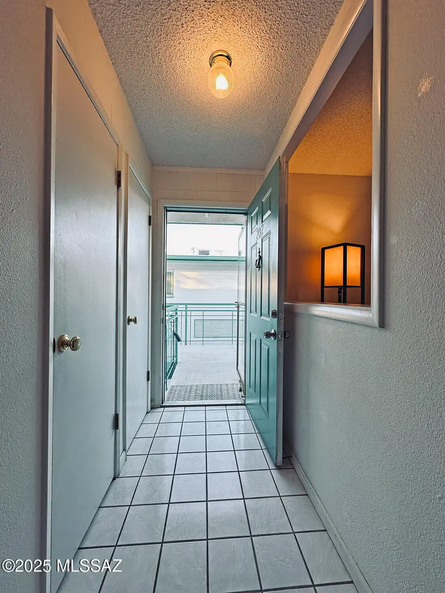 1776 S Palo Verde #B202, Tucson, AZ 85713 - Image #2