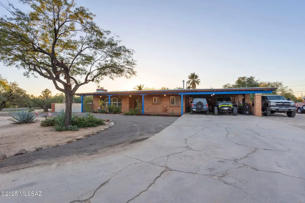 8615 N Hickory Drive, Tucson, AZ 85704 - Image #1