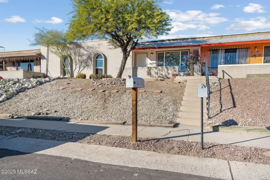 1852 W Caravelle Road, Tucson, AZ 85713 - Image #2