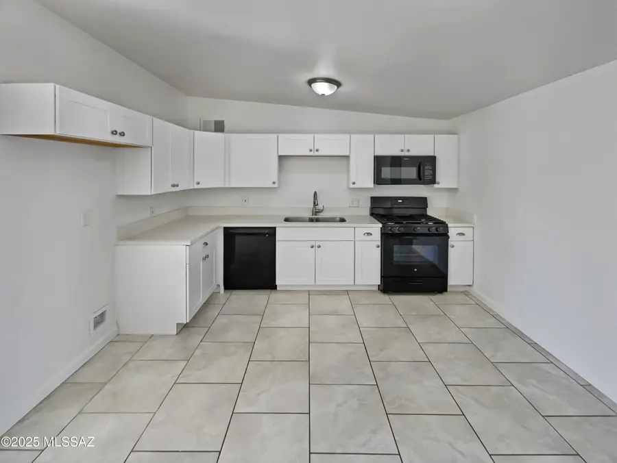 802 W Tipton, Tucson, AZ 85705 - Image #2