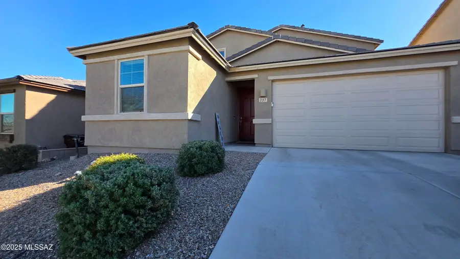 737 W Calle El Teclado, Sahuarita, AZ 85629 - Image #2