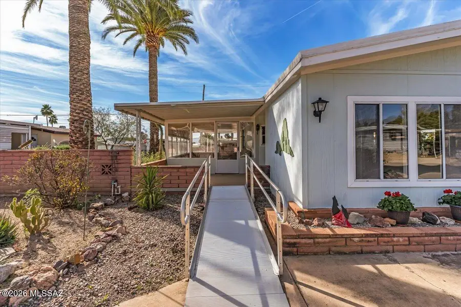 5677 W Circle Z, Tucson, AZ 85713 - Image #2