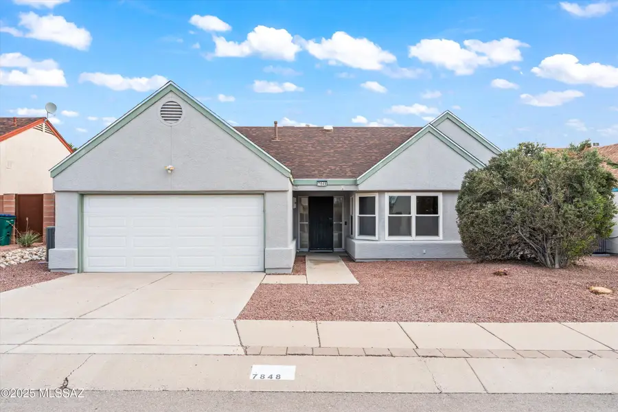 7848 N Roundstone Drive, Tucson, AZ 85741 - Image #2