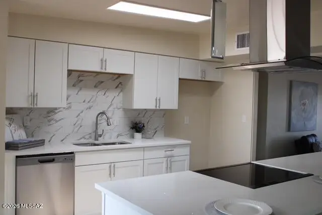 7042 E Calle Ileo, Tucson, AZ 85710 - Image #2