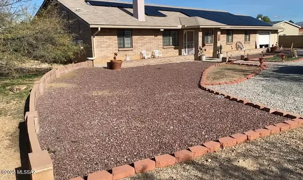 15694 N Twin Lakes Drive, Tucson, AZ 85739