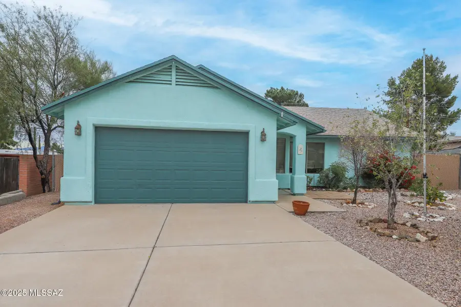 110 W Andrew Potter, Corona De Tucson, AZ 85641 - Image #2