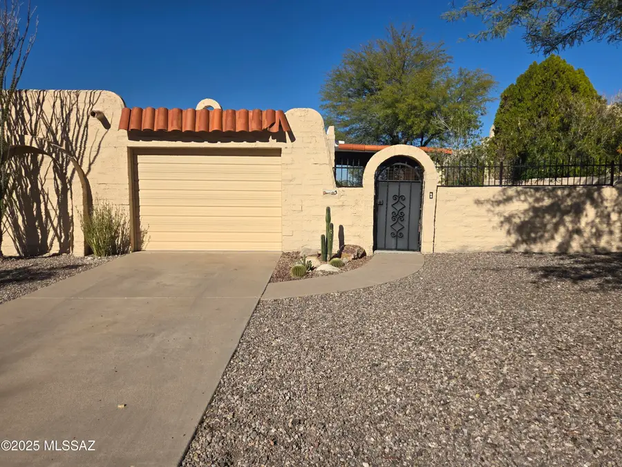 810 N Camino Santiago #3, Tucson, AZ 85745 - Image #2
