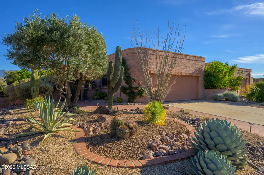 3831 S Va De La Urraca, Green Valley, AZ 85622 - Image #2