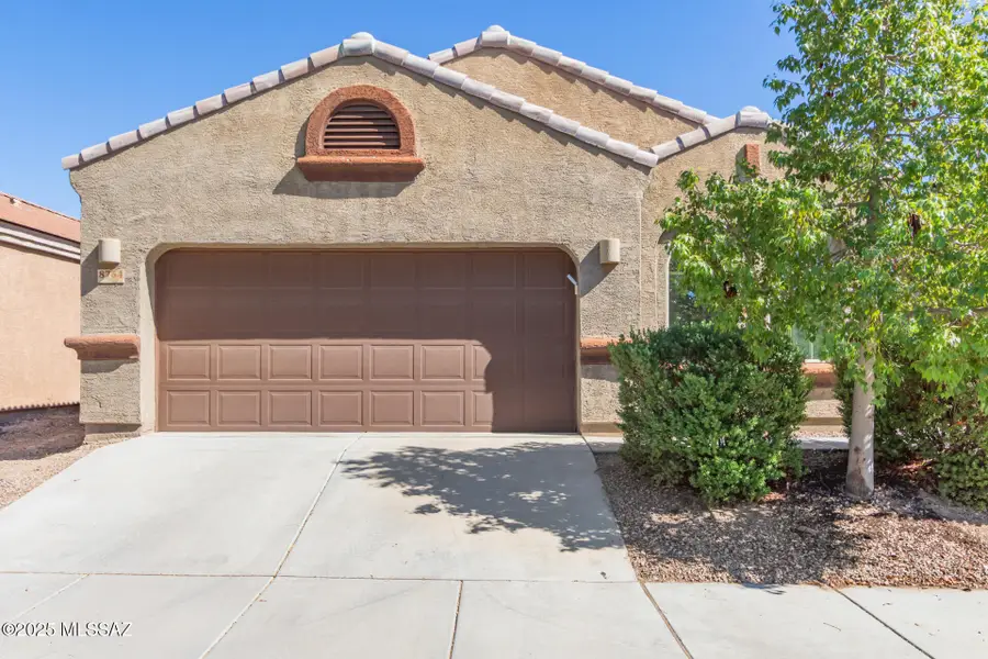 8754 N White Spruce Drive, Tucson, AZ 85743 - Image #2