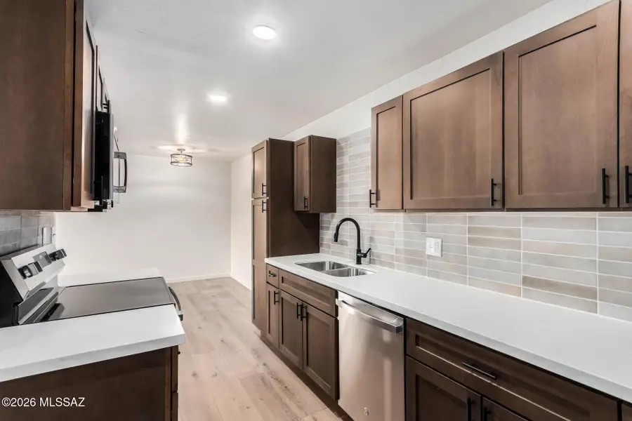 2601 E Warwick, Tucson, AZ 85713 - Image #3