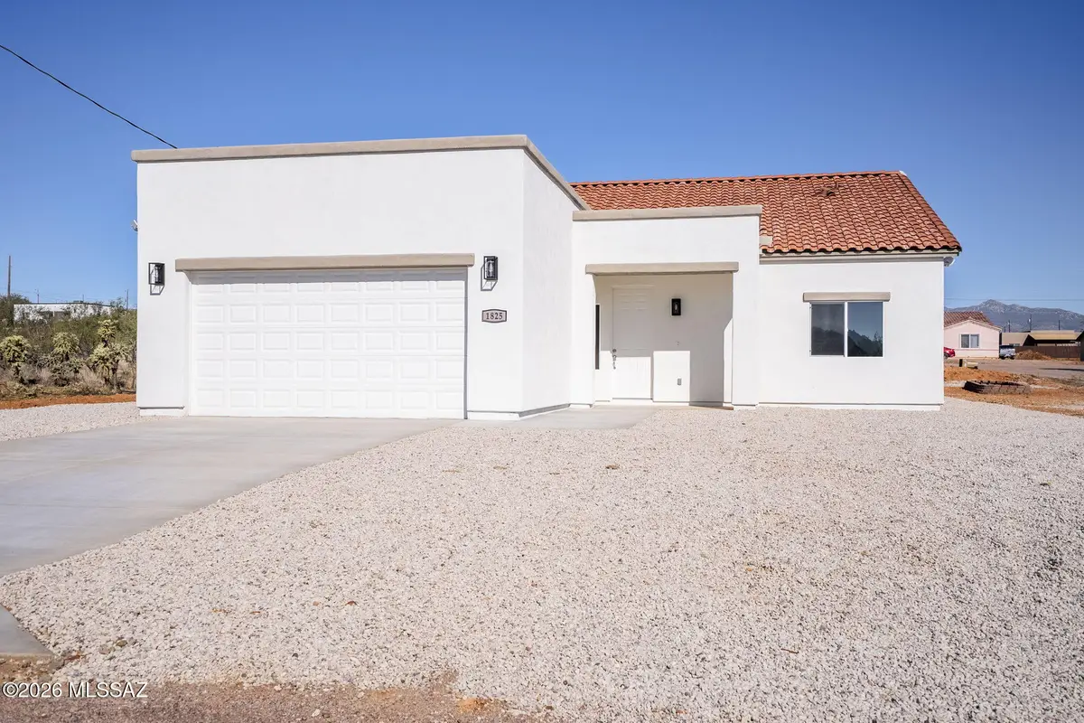 1825 Via Nueva Zelandia, Rio Rico, AZ 85648 - #1