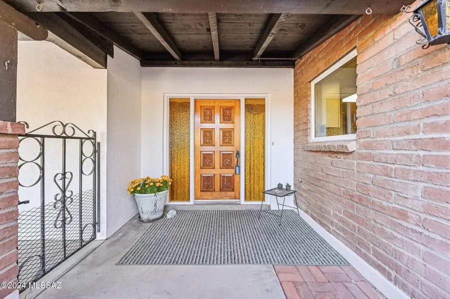 611 S Los Opalos, Green Valley, AZ 85614 - Image #2