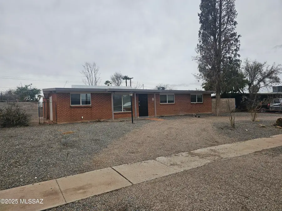 6652 E Calle Herculo, Tucson, AZ 85710 - Image #2