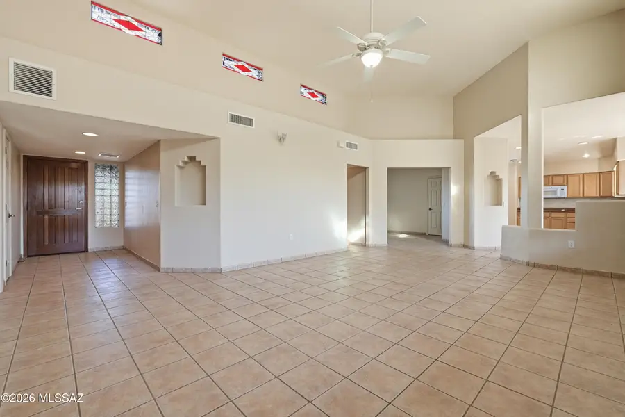 933 W Placita Llovizna, Green Valley, AZ 85614 - Image #2