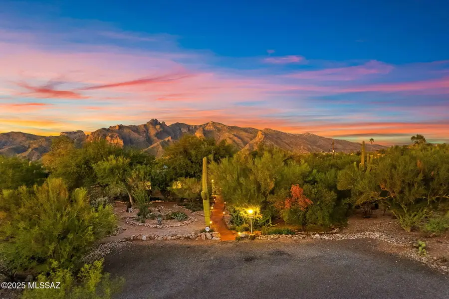 2215 E Camino El Ganado, Tucson, AZ 85718 - Image #2