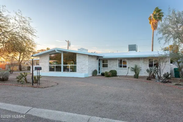 6052 E Oak, Tucson, AZ 85711