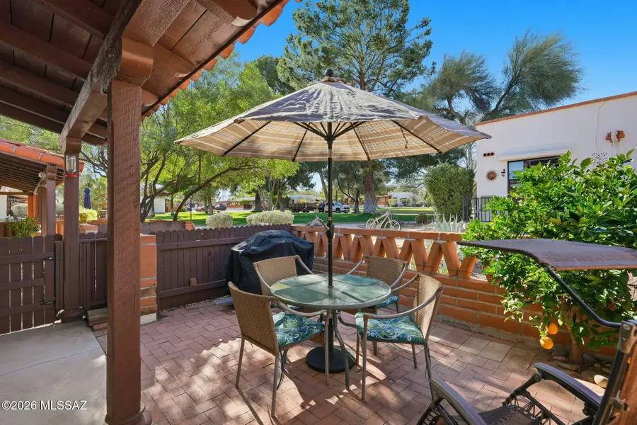 233 S Paseo Pena, Green Valley, AZ 85614 - Image #2