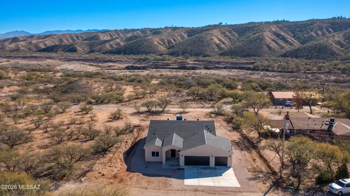 1101 Mako Ct, Rio Rico, AZ 85648 - Image #1
