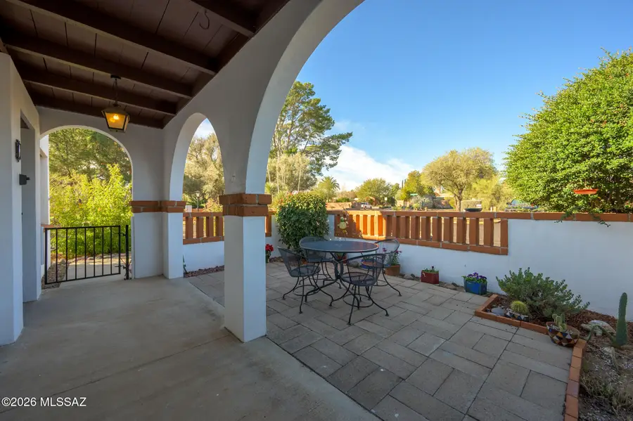 261 S Paseo Tierra, Green Valley, AZ 85614 - Image #2