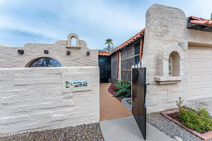 942 W Calle Del Regalo, Green Valley, AZ 85614 - Image #2