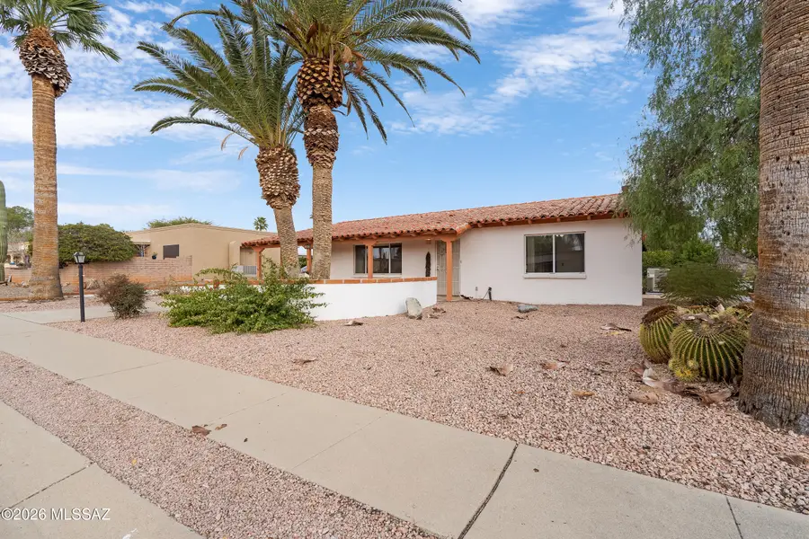 107 E Los Arcos, Green Valley, AZ 85614 - Image #2