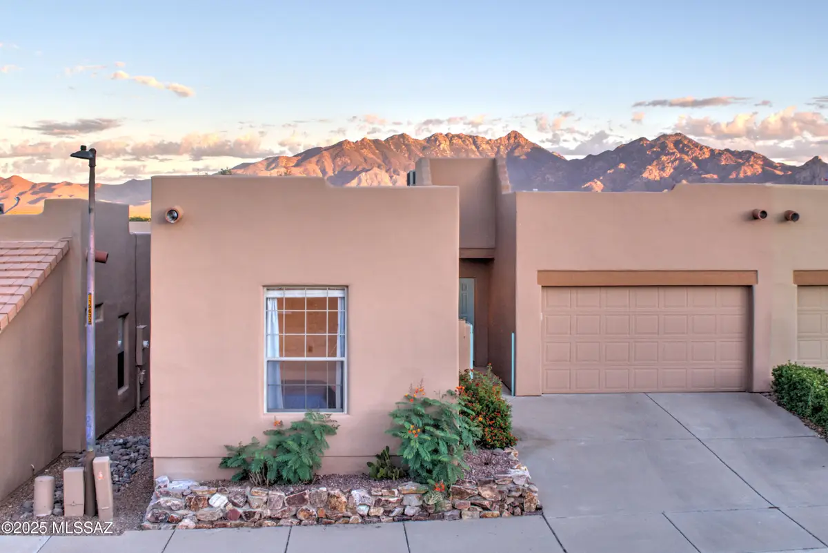 3865 S Camino Del Golfista, Green Valley, AZ 85614 - Image #1